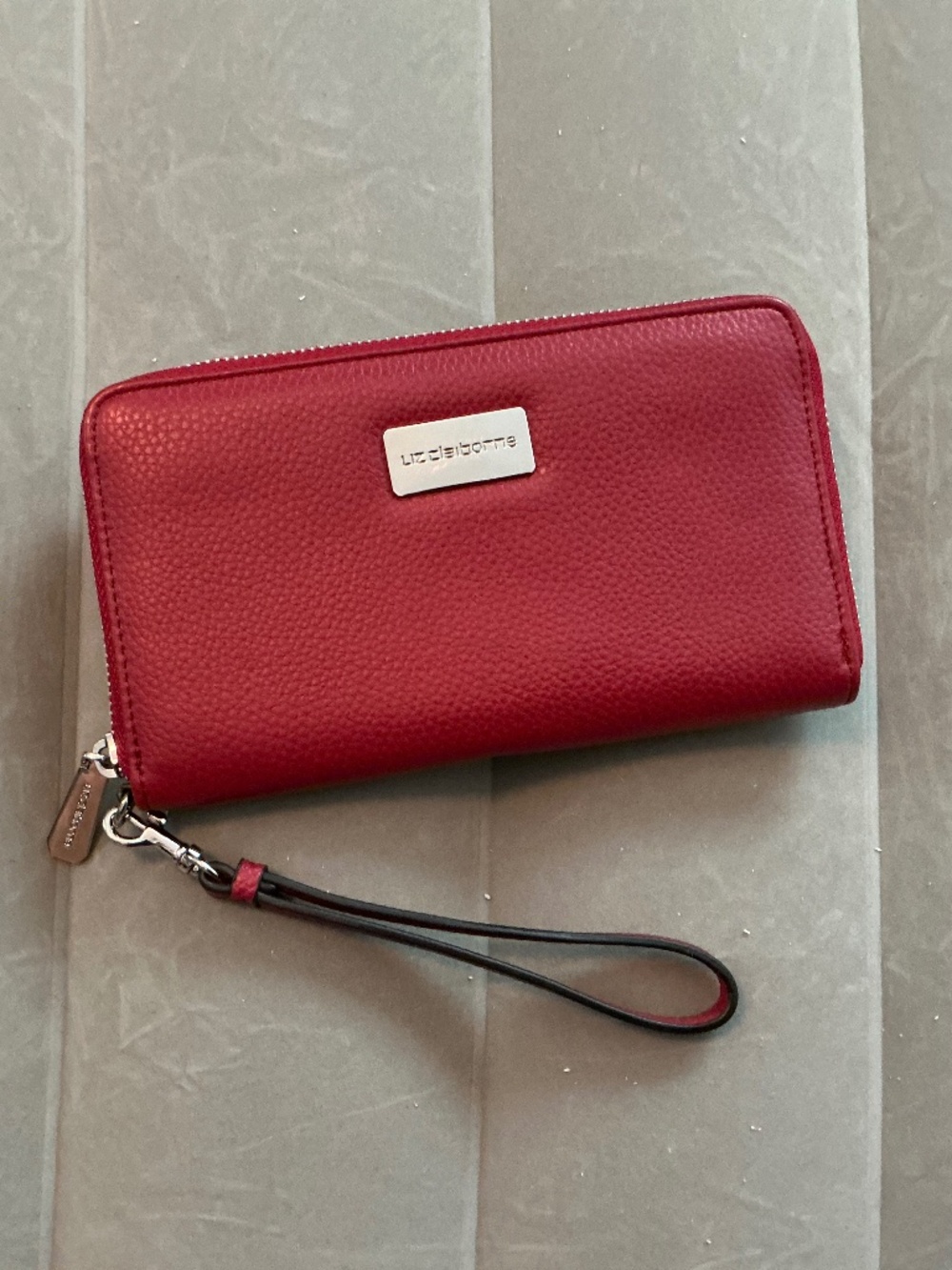 Liz Claiborne zip Around Wallet